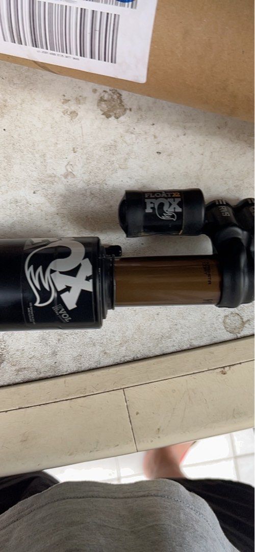 Fox Float X2 （分類：單車）位於 Hong Kong。 由 vry_nice 提交（商品編號 1435593294，圖片 3）。簡介： Fox Float X2 Factory Air shock (Kashima) used around 6 months, no scratch, no problem just removed from Megatower bike 230x57.5mm for upgrading. (Negotiable)。