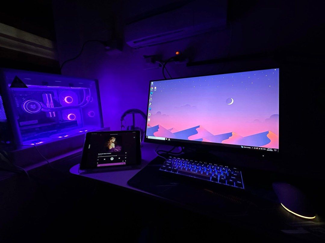 Gaming desktop (Category: Desktops) located in Bulacan. Submitted by snoopyy0 (Listing ID 1435567705, Image 3). Description: *AMD Ryzen 5 5500 6 Cores 12 Threads *Gigabyte B550m DS3H AC Wifi + Bluetooth *Spectrix D50 RGB 8gb x 2 (16gb total) 3200mhz White *GIGABYTE RX 6600 EAGLE 8G Triple Fans *CORSAIR CV550 550w 80 PLUS BRONZE-RATED PSU *Tecware VXN V2 WHITE Dual-Chambered MATX w/ 3x ARGB Mobo Sync Case Fans *IDCooling TF12025 ARGB SNOW 3in1 3pi