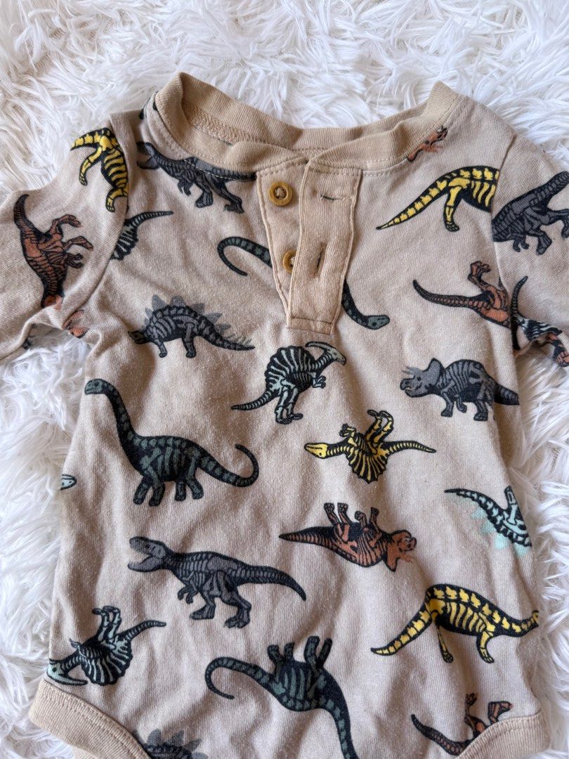Garanimals Dino Onesie - 9-12months (Category: Babies & Kids Fashion) located in Dasmarinas. Submitted by _adieeeee (Listing ID 1435637035, Image 2). Description: .