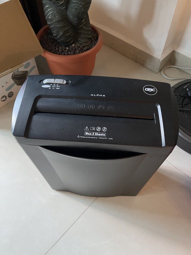 GBC Alpha Confetti Cross Cut Shredder443010291315527681