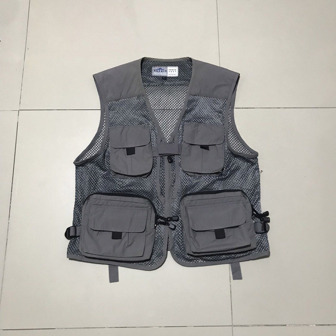 GODWIN PHOTO PACKABLE VEST (Category: Vests) located in Manila. Submitted by balanse (Listing ID 1435552455, Image 1). Description: SIZE: LARGE ON TAG DIMES: 22W by 24 AS NEW CONDITION. 9.9 HONNEST COLOR RATE. NONE ANY ISSUE. THIS ITEM ARE NEGOTIABLE DM YOUR OFFER..