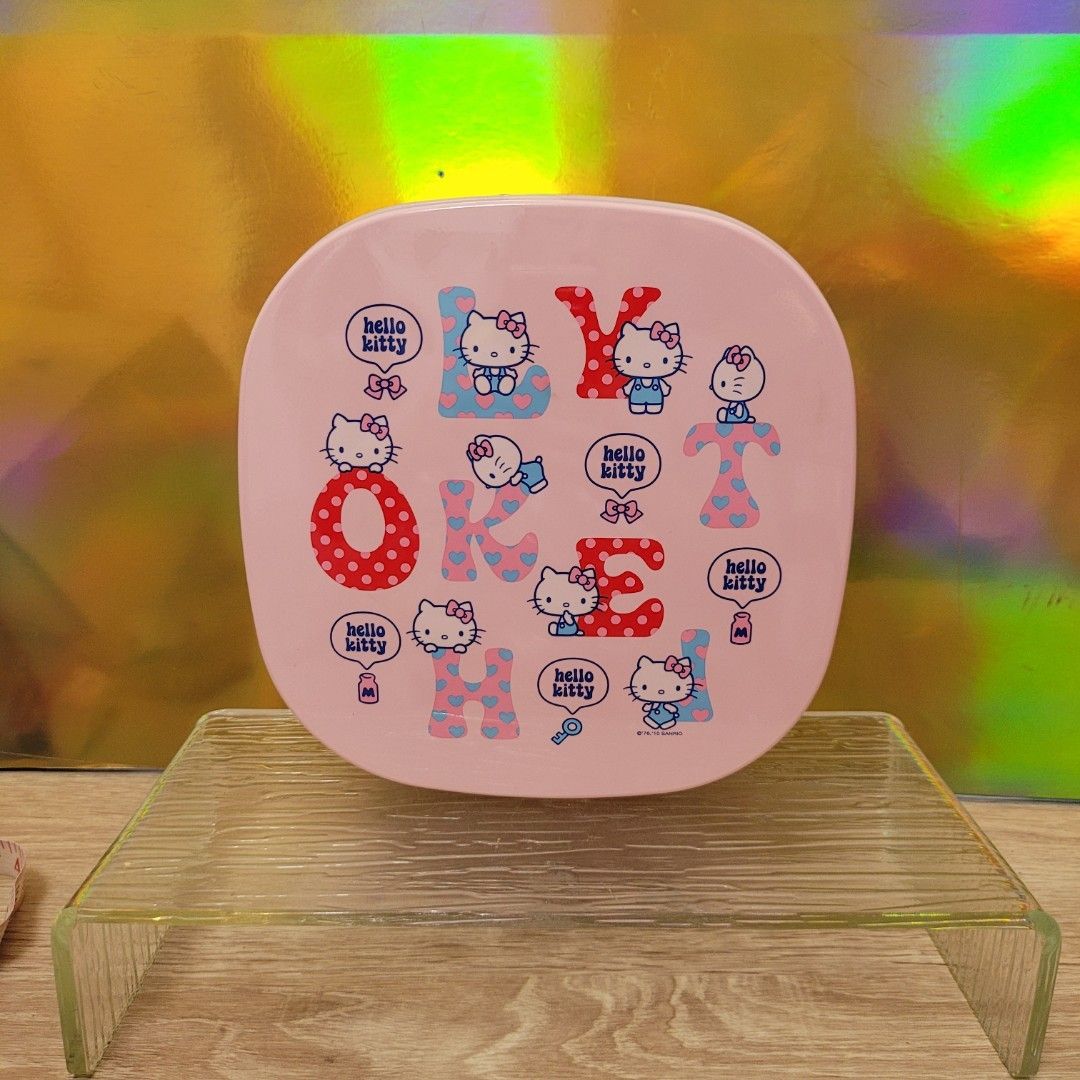 Hello Kitty lunchbox /storage container ( sanio