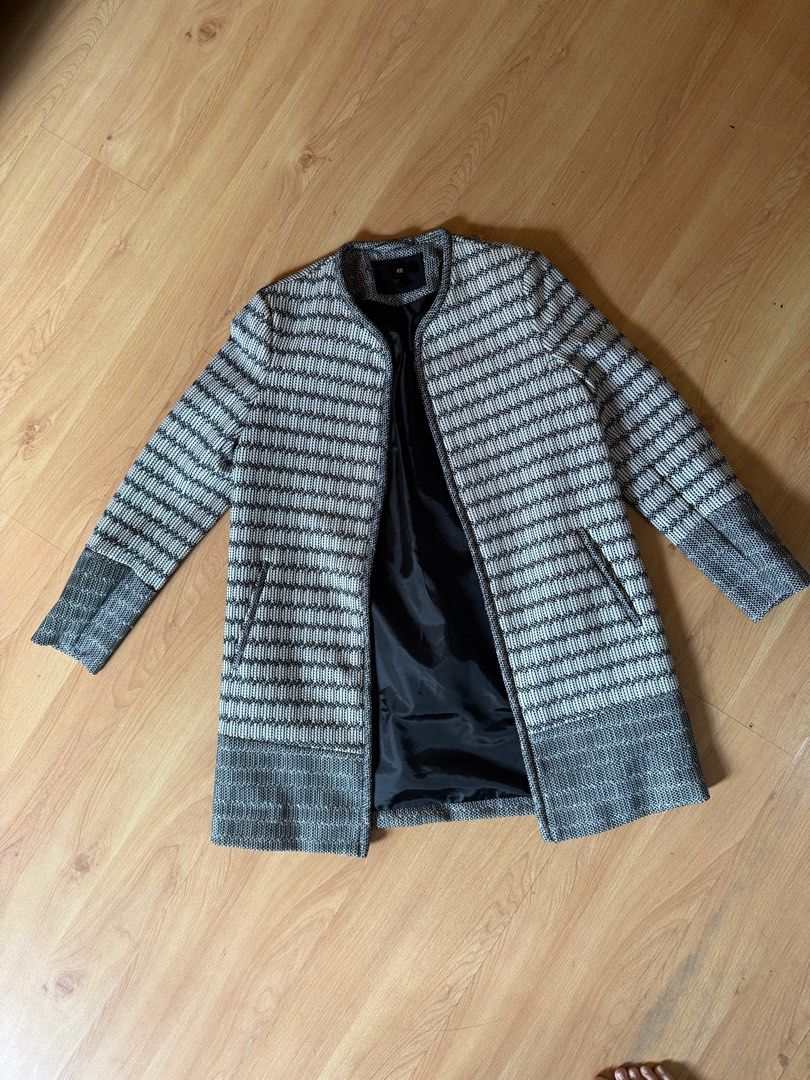 h&m blazer (Category: Coats, Jackets and Outerwear) located in Quezon City. Submitted by hapidrops (Listing ID 1435640985, Image 1). Description: .