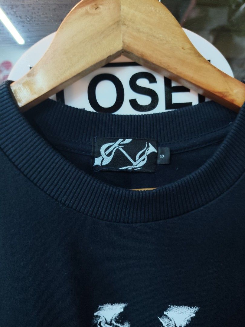 HOOLIGANS (Category: Tshirts & Polo Shirts ) located in Manila. Submitted by notreallyhype22 (Listing ID 1435633825, Image 3). Description: NEVER BEEN USED SIZE SMALL NOVALICHES QC. 1K +SF.