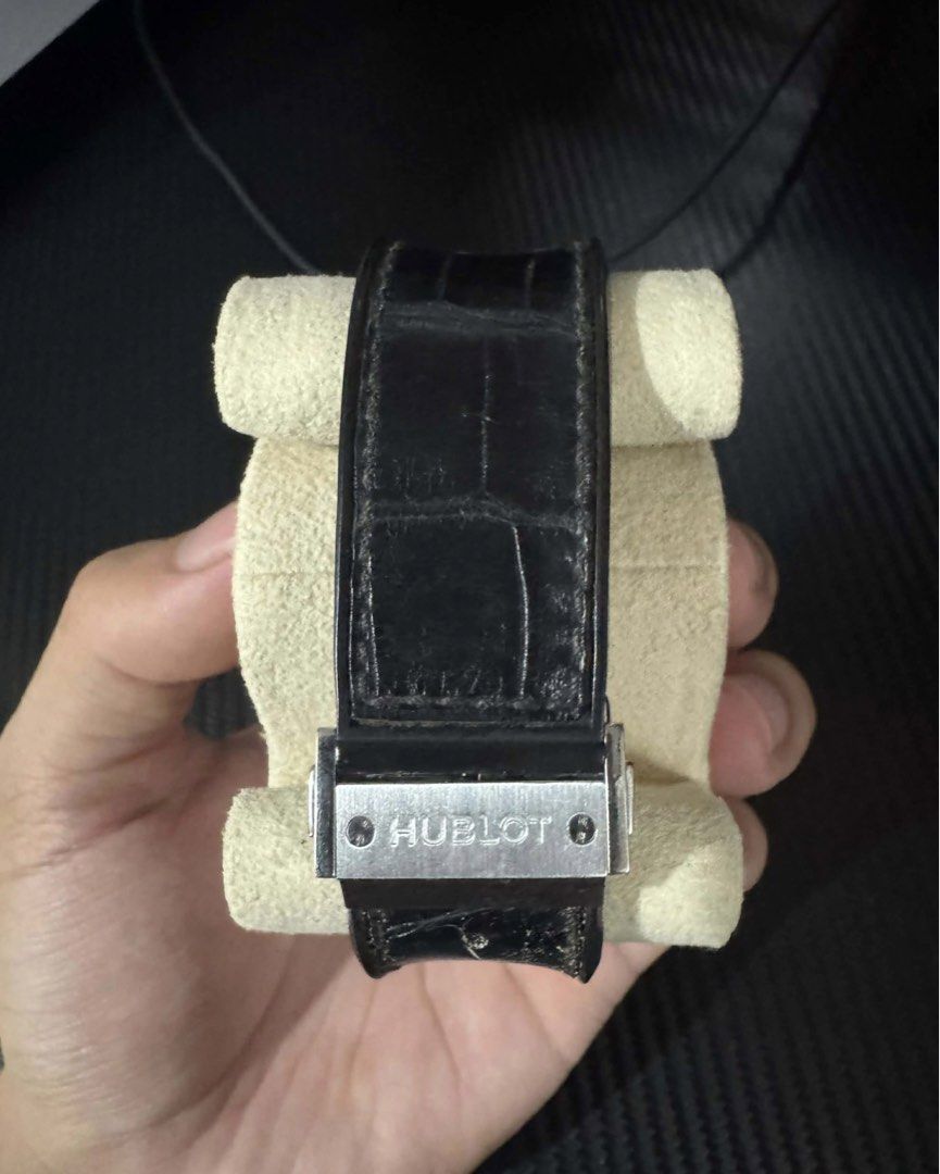 Hublot Classic Fusion 45 Titanium (Category: Luxury Watches) located in Quezon City. Submitted by justindazo (Listing ID 1435574602, Image 2). Description: Hublot Classic Fusion 45 Titanium Reference 521.NX.1171.LR Like New Condition Watch only Year Unknown ₱265,000 PM for inquiries Open for authentication.