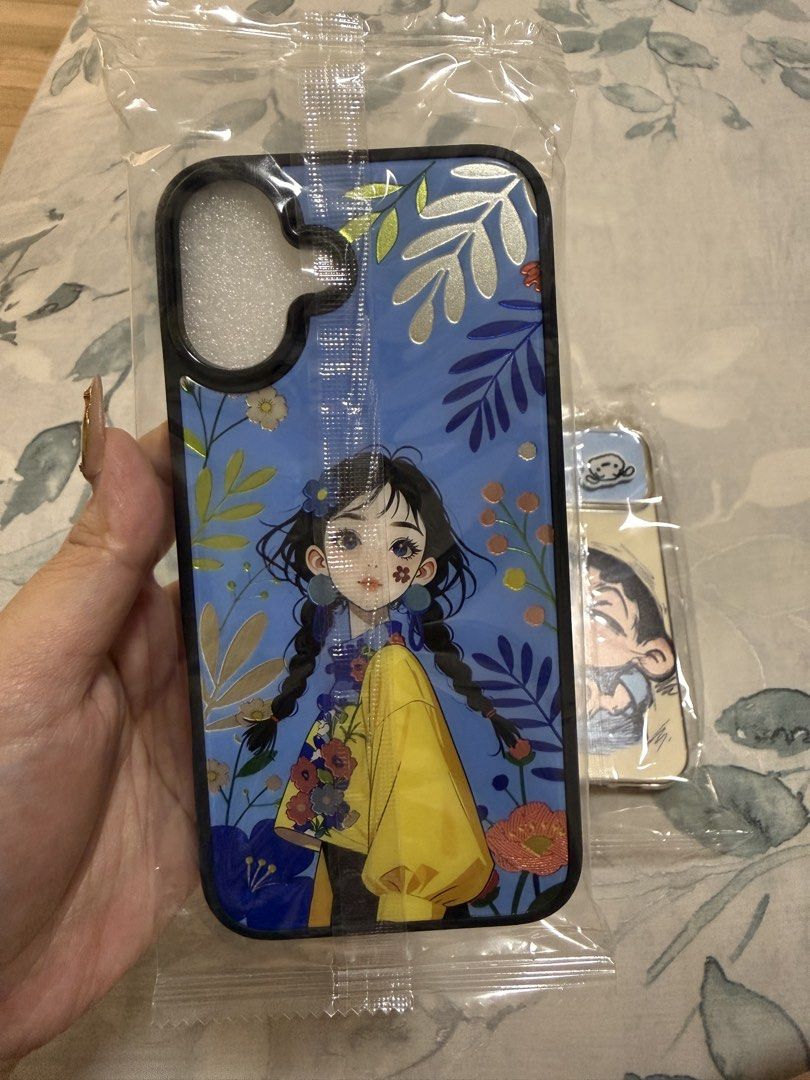 Iphone 16 plus Brandew cases (Category: Cases & Sleeves) located in Manila. Submitted by amywoo01 (Listing ID 1435665828, Image 3). Description: 16 plus 2 cute case hard case 1 silicon soft case .