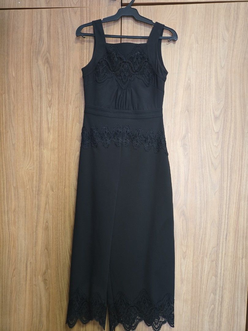 Isabel Marant Etoile Black Dress (Category: Dresses) located in Pasig City. Submitted by izzy0202 (Listing ID 1435609002, Image 1). Description: - Isabel Marant Étoile black dress Bust: 84 cm – 88 cm (Approx. 33" – 34.5") Waist: 66 cm – 70 cm (Approx. 26" – 27.5") Hips: 92 cm – 94 cm (Approx. 36" – 37").