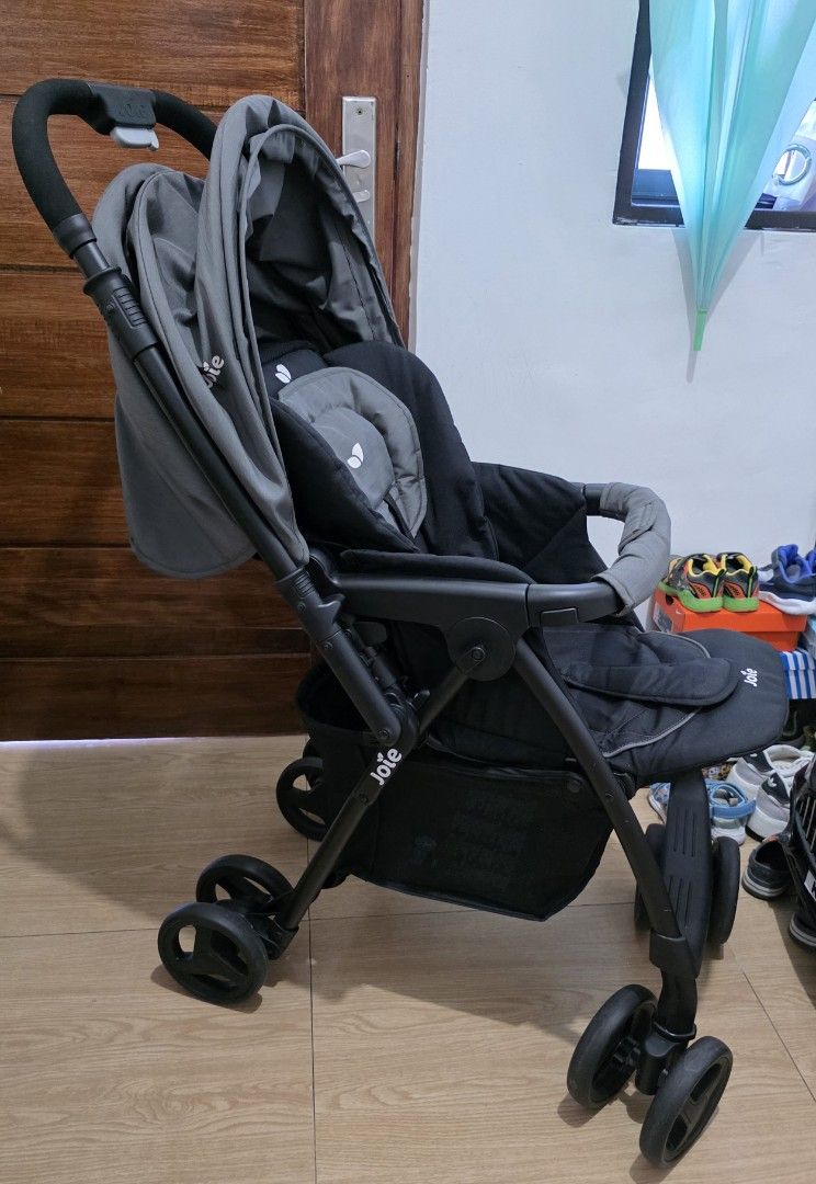 Joie Mirus Stroller (Category: Strollers) located in Manila. Submitted by pre.loved.declutterx (Listing ID 1435596774, Image 2). Description: - Features a stylish gray canopy and black seat - Includes a convenient storage basket - Comfortable handle for easy pushing - Stable and maneuverable with four wheels - Joie logo visible - Well-maintained and ready to use Like new • negotiable buy with Akeeva 360 Rotate Isofix Car Seat (Swivel) for ₽9,000!