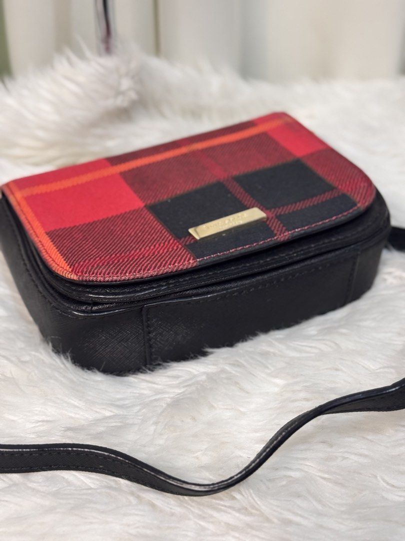 Kate Spade small crossbody Bag (Category: Luxury Bags & Wallets) located in Kabankalan. Submitted by vera.styles (Listing ID 1435522927, Image 3). Description: .