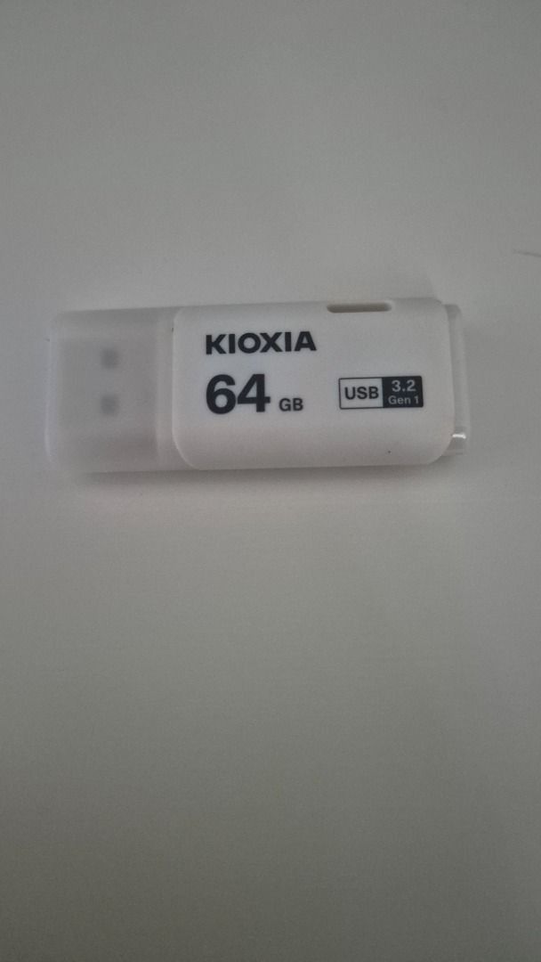 KIOXIA 64GB USB 3.2 Gen 1 Flash Drive Thumbdrive