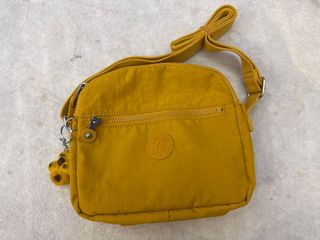 （分類：）位於 。 由 care_bear_bear 提交（商品編號 1435651650，圖片 1）。簡介： 。