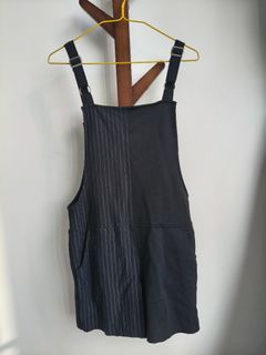 (Category: ) located in . Submitted by petite.closets (Listing ID 1435527136, Image 1). Description: .