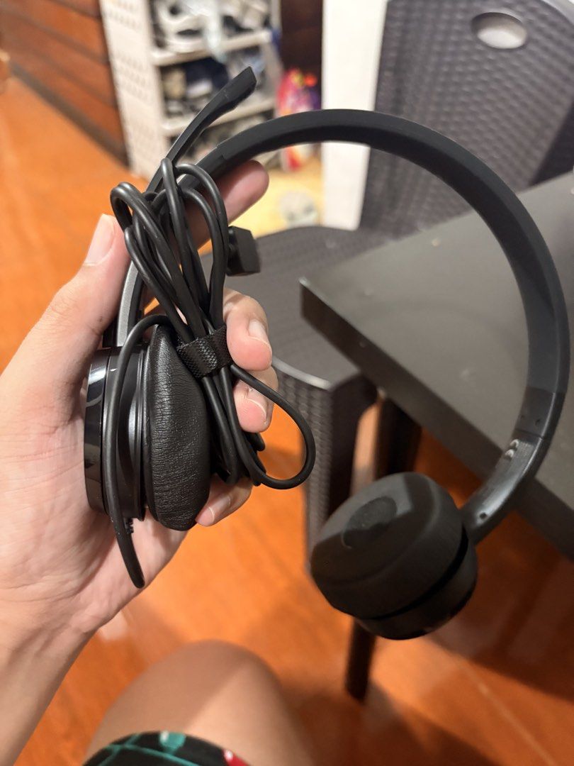 Lenovo 100 Stereo Usb headset wired (Category: Headphones & Headsets) located in Manila. Submitted by angelesmig00232 (Listing ID 1435630511, Image 3). Description: 1 week used only. Rfs may bago ng headset. Imus cavite location. Pwede rin meetup and lalamove. Send pm for more details.