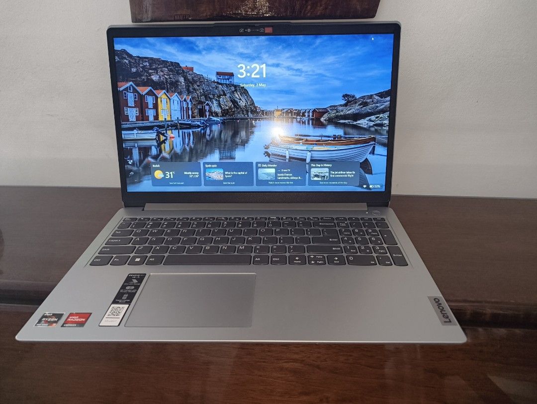 Lenovo Laptop - Like New Condition442987422963486722
