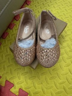（分類：）位於 。 由 smileyariel 提交（商品編號 1435582368，圖片 1）。簡介： 。