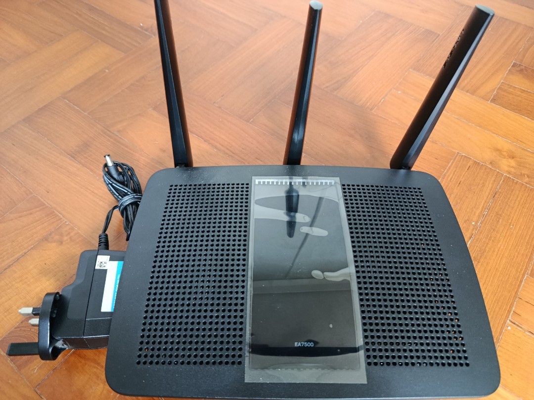 Linksys EA8100/EA7500 V2 Wireless Routers (3nos)442779690893332482