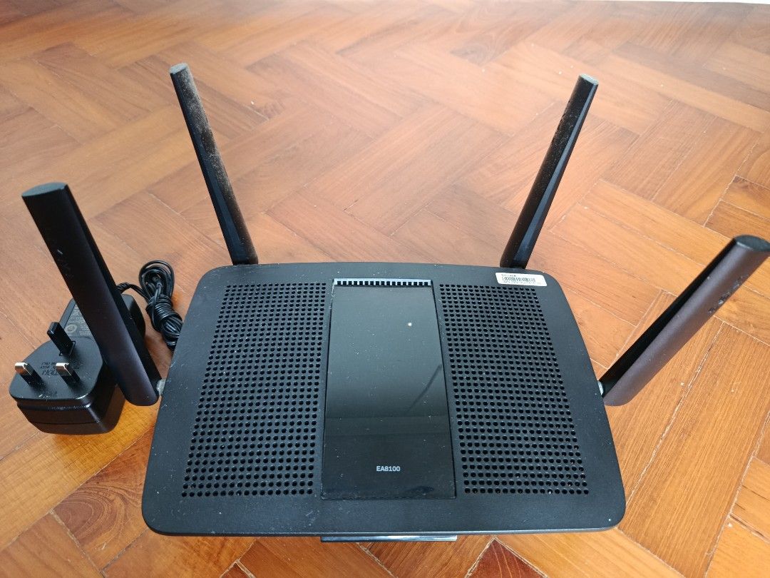 Linksys EA8100/EA7500 V2 Wireless Routers (3nos)