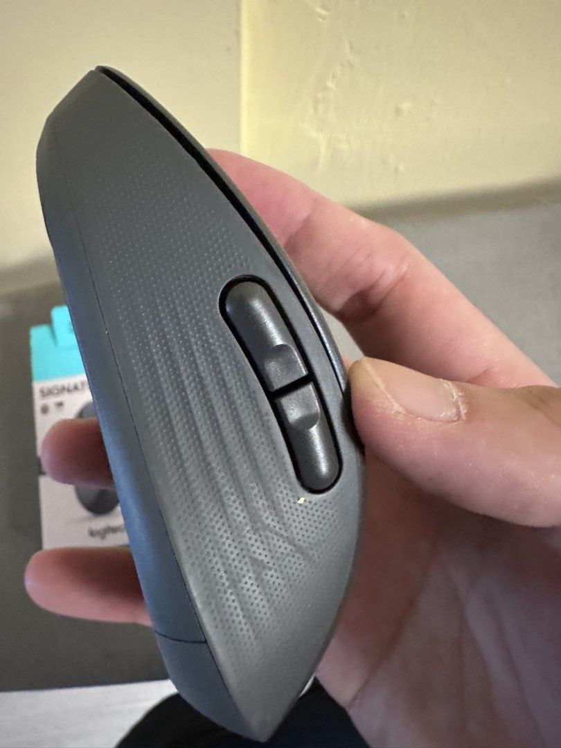 Logitech Signature M650 Wireless Mouse - Graphite443017322017607683