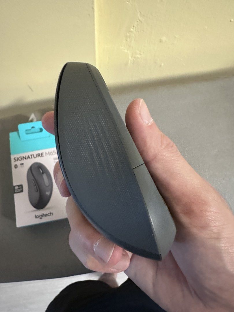 Logitech Signature M650 Wireless Mouse - Graphite443017322017607684