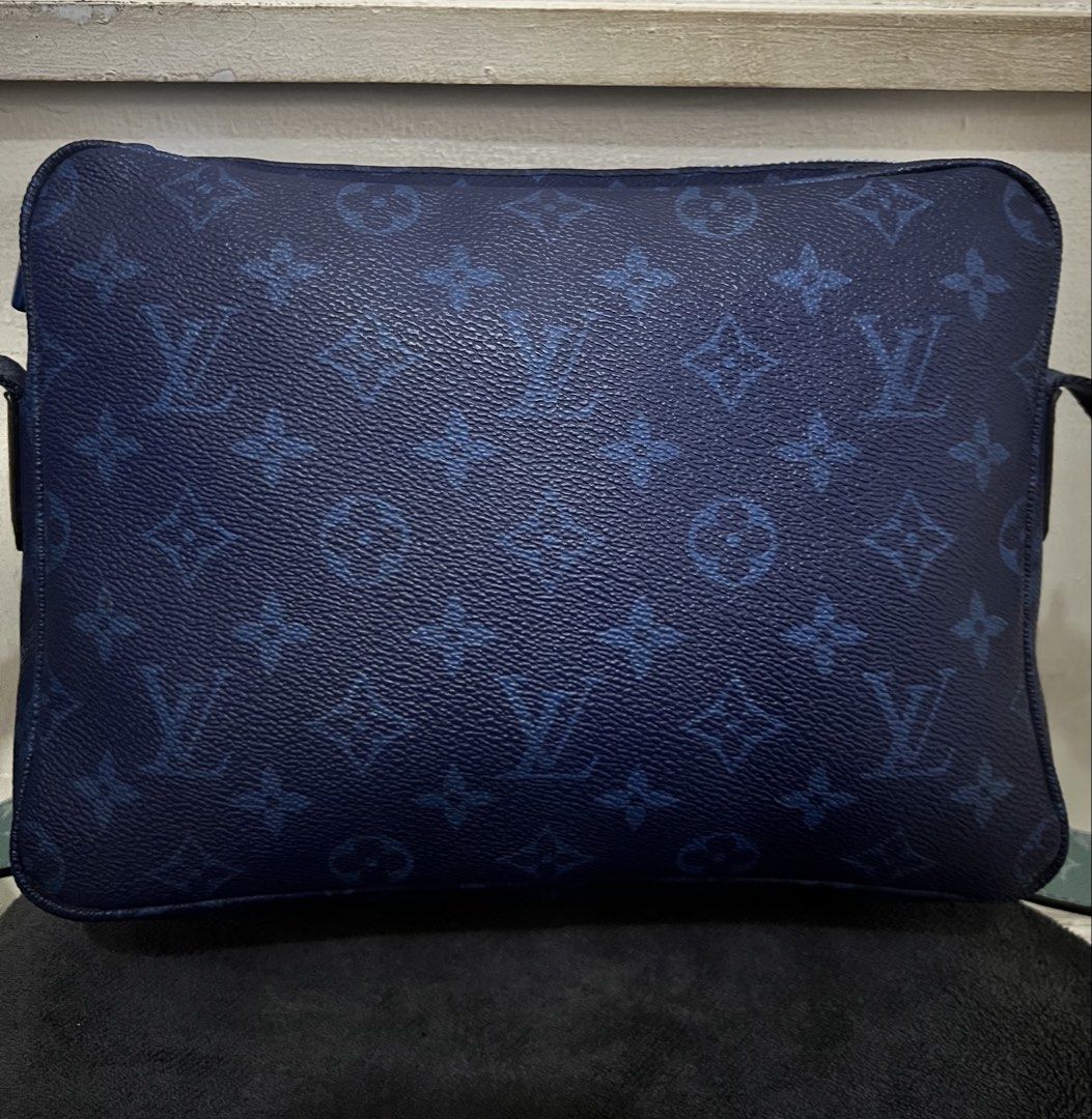 Louis Vuitton Messenger bag (Category: Luxury Bags & Wallets) located in Valenzuela. Submitted by dianzskiyo (Listing ID 1435608726, Image 2). Description: 📍SELF - AUTHENTICATION📍NGA Preloved LV messenger bag (medium size) 📍 what you see is what you get 📍 Managed ur expectation - this is preloved 📍 Slightly negotiable 📍 All details were already posted (pls check photos para iwas sa redundant na tanong 😉) 📍 Color may vary due to lighting �