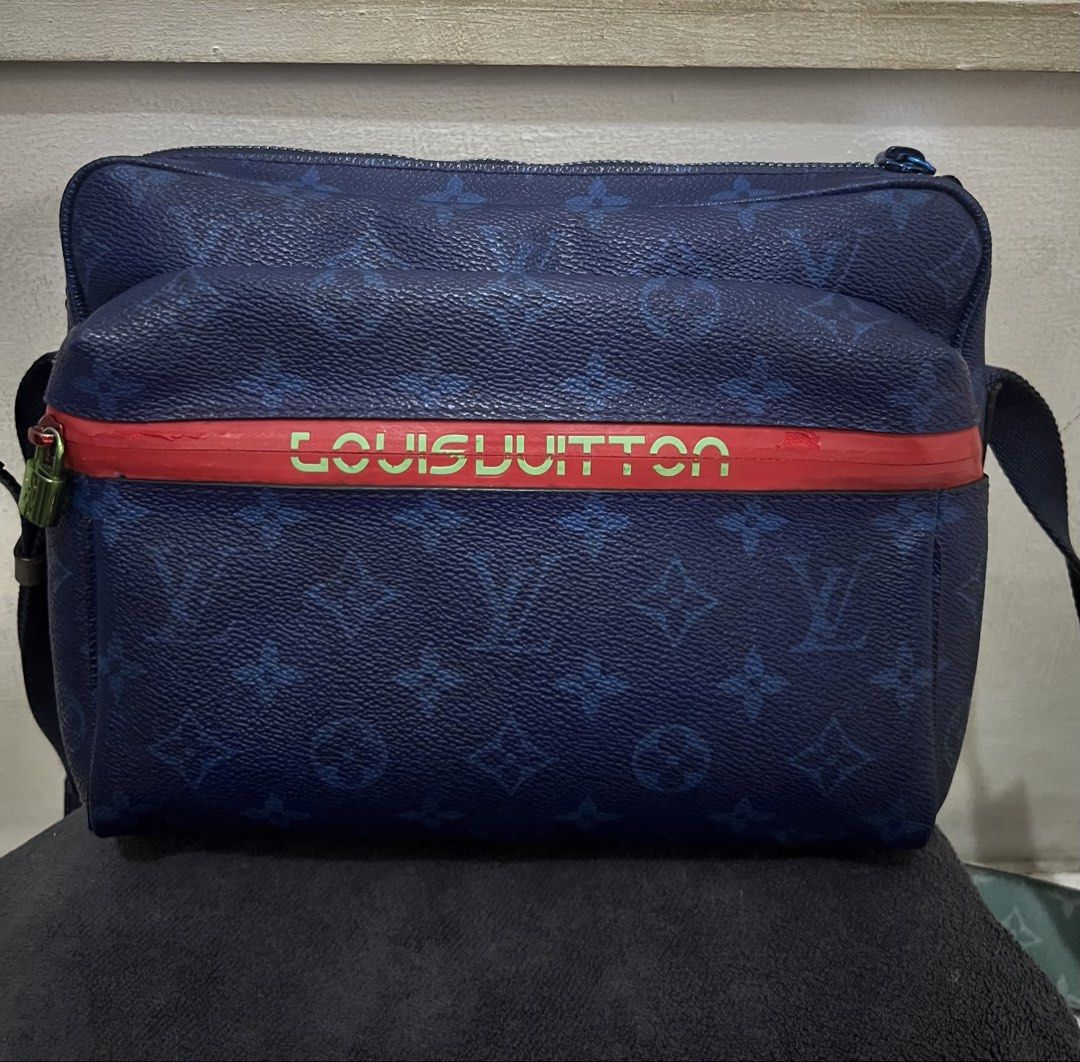 Louis Vuitton Messenger bag (Category: Luxury Bags & Wallets) located in Valenzuela. Submitted by dianzskiyo (Listing ID 1435608726, Image 1). Description: 📍SELF - AUTHENTICATION📍NGA Preloved LV messenger bag (medium size) 📍 what you see is what you get 📍 Managed ur expectation - this is preloved 📍 Slightly negotiable 📍 All details were already posted (pls check photos para iwas sa redundant na tanong 😉) 📍 Color may vary due to lighting �