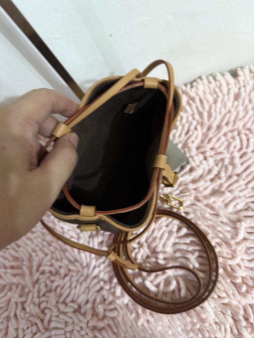 Louis Vuitton Mini Bucket (Category: Luxury Bags & Wallets) located in Ilagan. Submitted by thriftstorephilippines2020 (Listing ID 1435631281, Image 3). Description: Good as new condition. No flaws. Malinis. Makinis. .