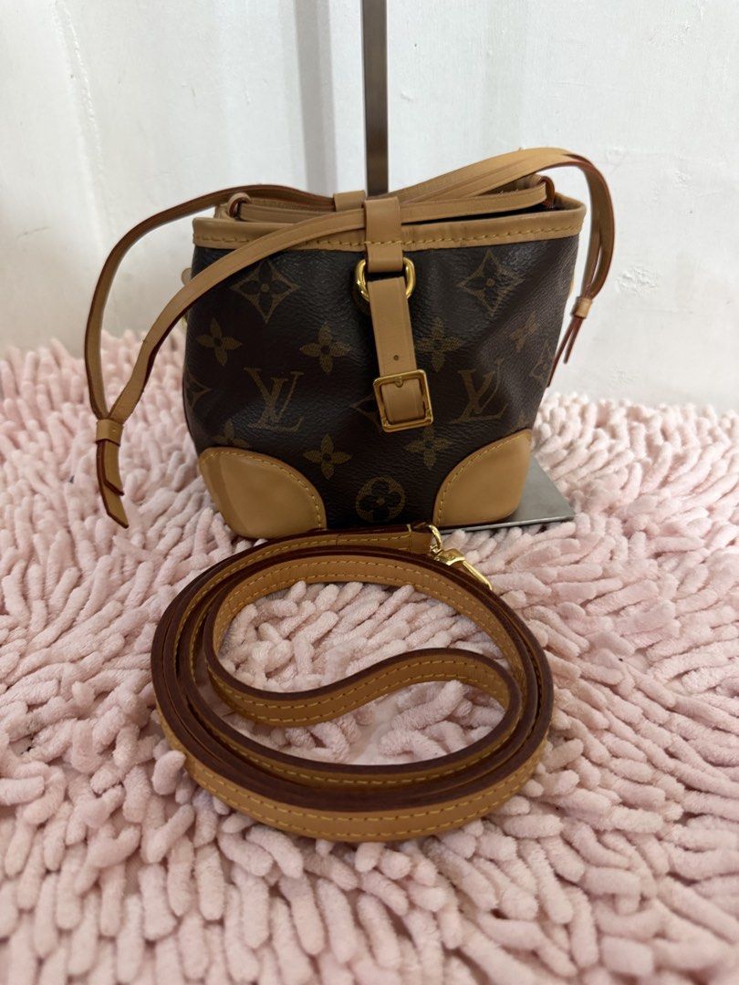 Louis Vuitton Mini Bucket (Category: Luxury Bags & Wallets) located in Ilagan. Submitted by thriftstorephilippines2020 (Listing ID 1435631281, Image 1). Description: Good as new condition. No flaws. Malinis. Makinis. .