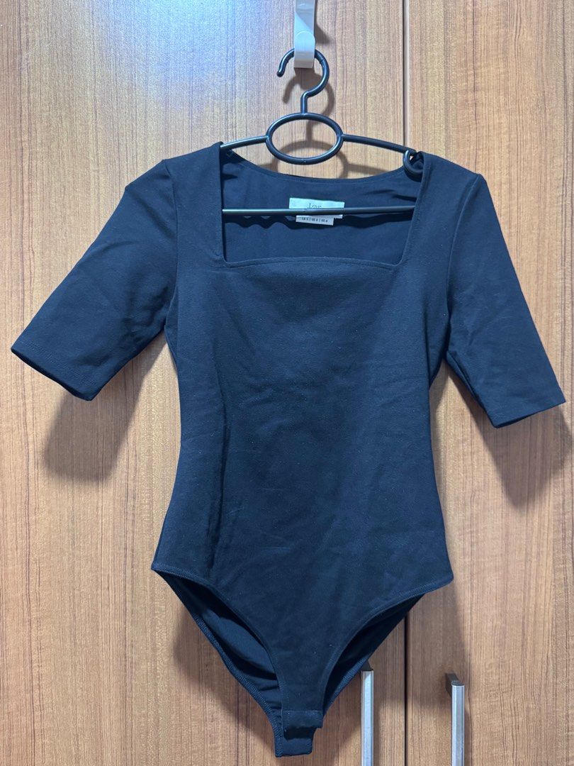 Love Bonito Block top (Category: Blouses) located in Cebu City. Submitted by dmscemd (Listing ID 1435625893, Image 1). Description: Not used because its too tight for me Stayed in the closet for a few months but still in good condition Cloth is thick, not quite stretchable.