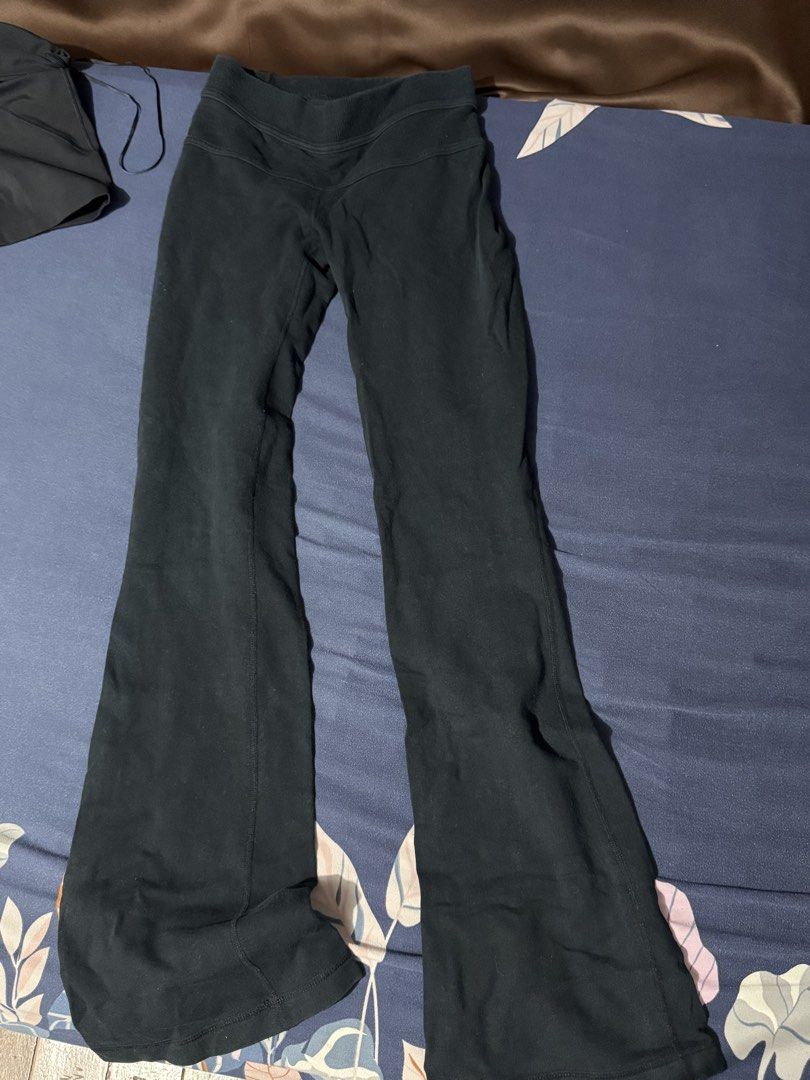 Lululemon Flare pants (Category: Other Bottoms) located in Manila. Submitted by mayyyyyx (Listing ID 1435664318, Image 2). Description: Lululemon Embroided Black Flare pants 🖤 Cut tags Super nice fit! And comfy.