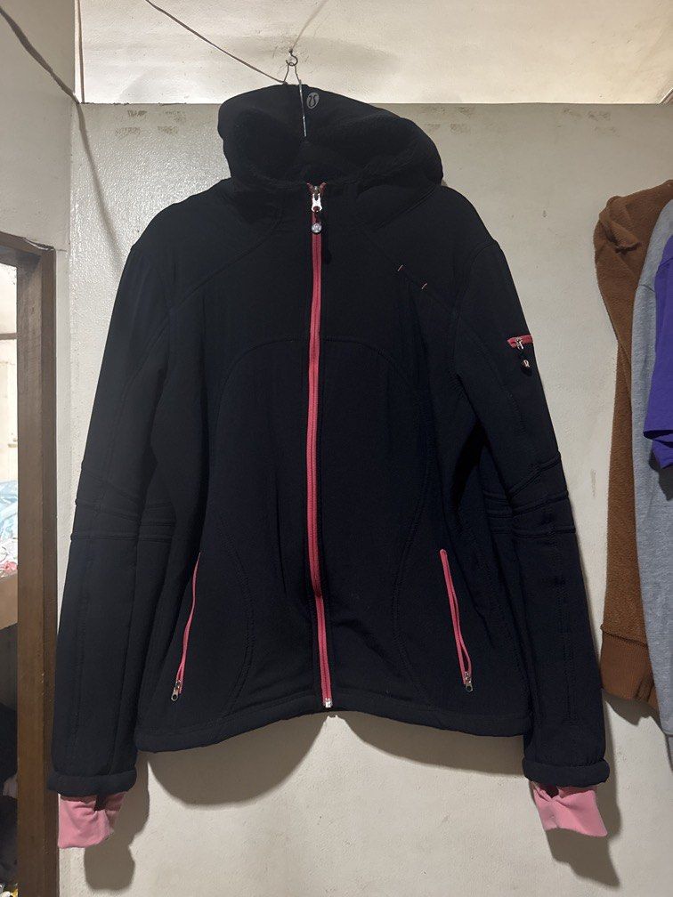 Lululemon Jacket (Category: Coats, Jackets and Outerwear) located in Danao, Cebu. Submitted by welvirinec29053 (Listing ID 1435631677, Image 1). Description: Lululemon Jacket Athletica hooded jacket in black with contrasting pink accents and zipper details. Unisex Color Rate 9.5/10 Dimes 21x27 Size Fit to Medium and Large.