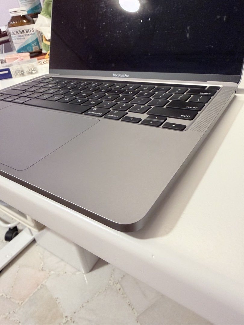 MacBook Pro M2443236261550499843