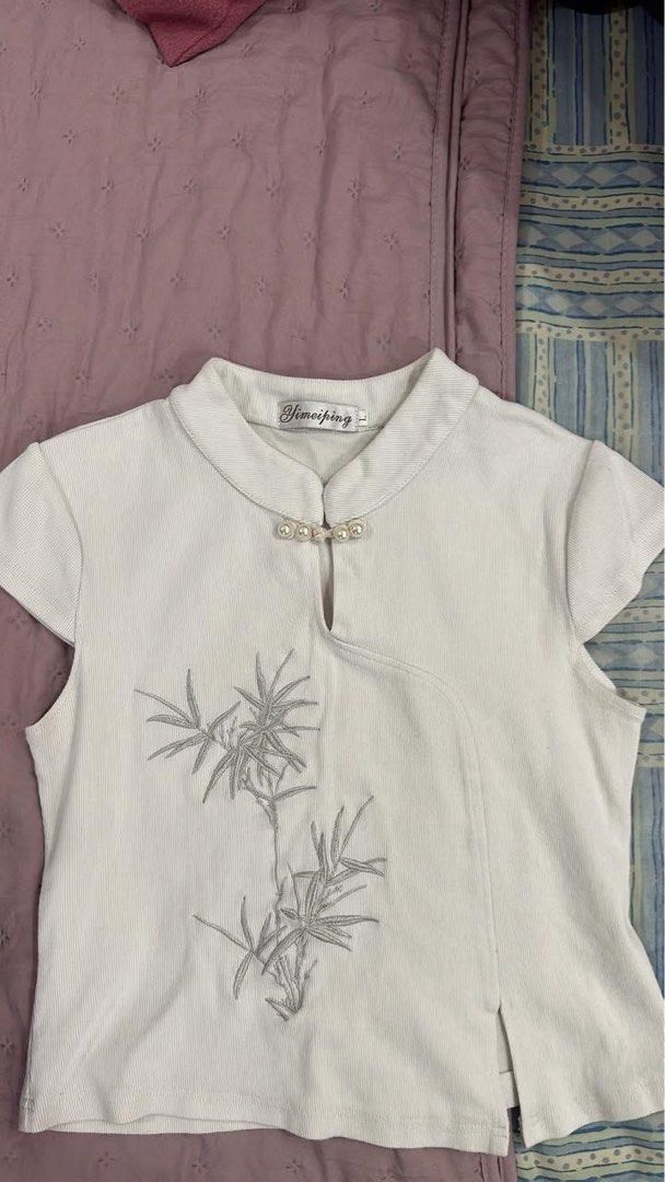 Mandarin collar top (Category: Blouses) located in Manila. Submitted by sunschra (Listing ID 1435651504, Image 1). Description: .