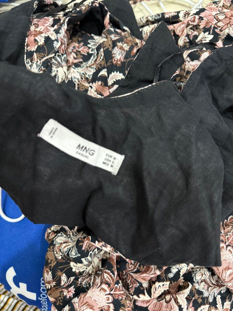 Mango Summer Floral Dress Small (Category: Dresses) located in Manila. Submitted by repeat_finds_ph (Listing ID 1435418389, Image 3). Description: Dress are like new Brand : Mango Size : Small 📍Valenzuela City Payment First Basis Shipping : J&T Metro Manila - 75.00 Luzon - 95.00 Visayas/Mindanao- 115.