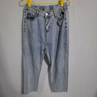 (Category: ) located in . Submitted by beau-tifulcloset (Listing ID 1435656993, Image 1). Description: .
