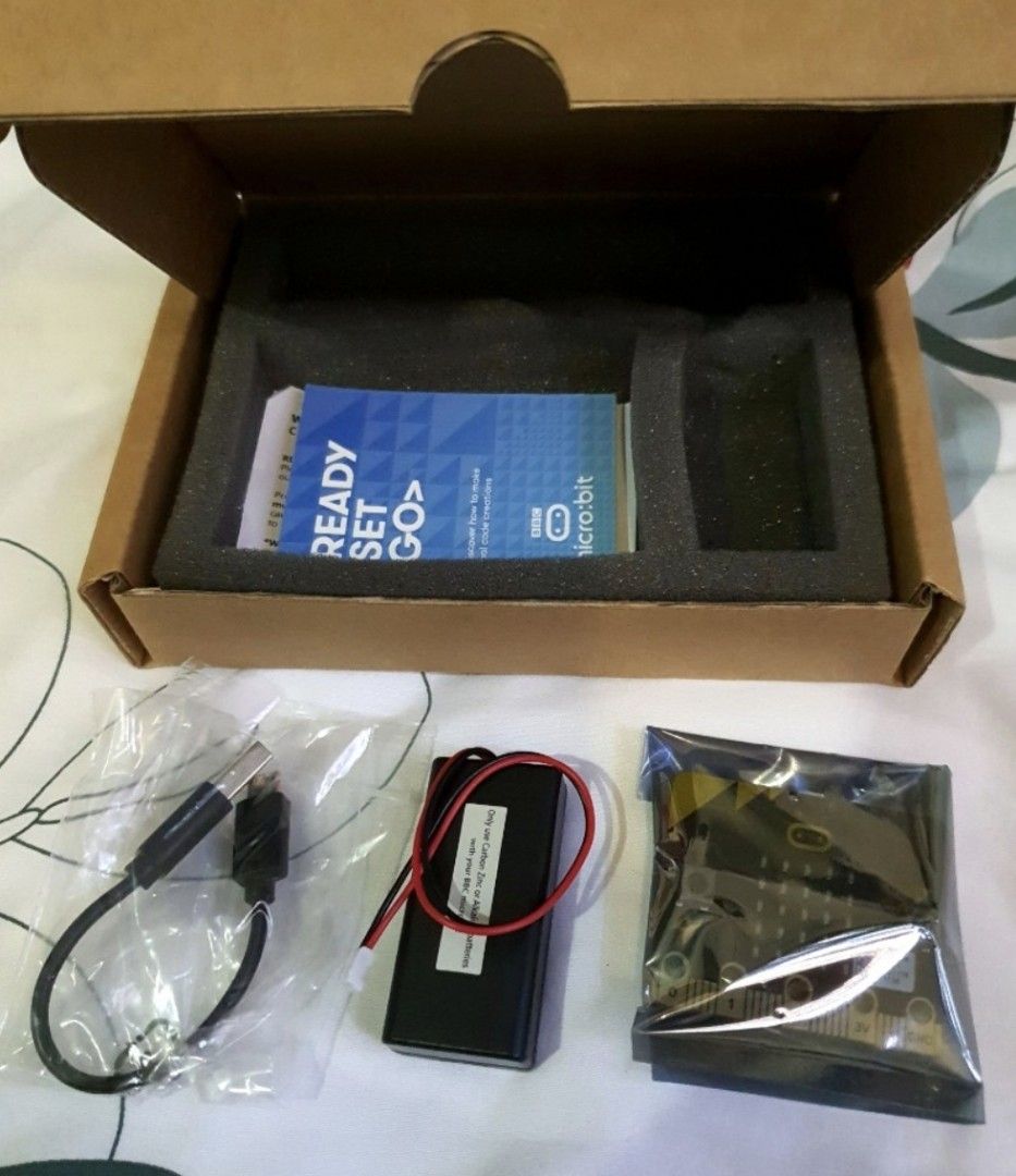 Microbit First Steps Kit (Category: Educational & Learning Toys) located in Singapore. Submitted by replickitten (Listing ID 1435548675, Image 2). Description: Like new Micro:bit First Steps kit! Includes Micro:bit board, battery pack, USB cable, and quick start guide. Great for beginners!.