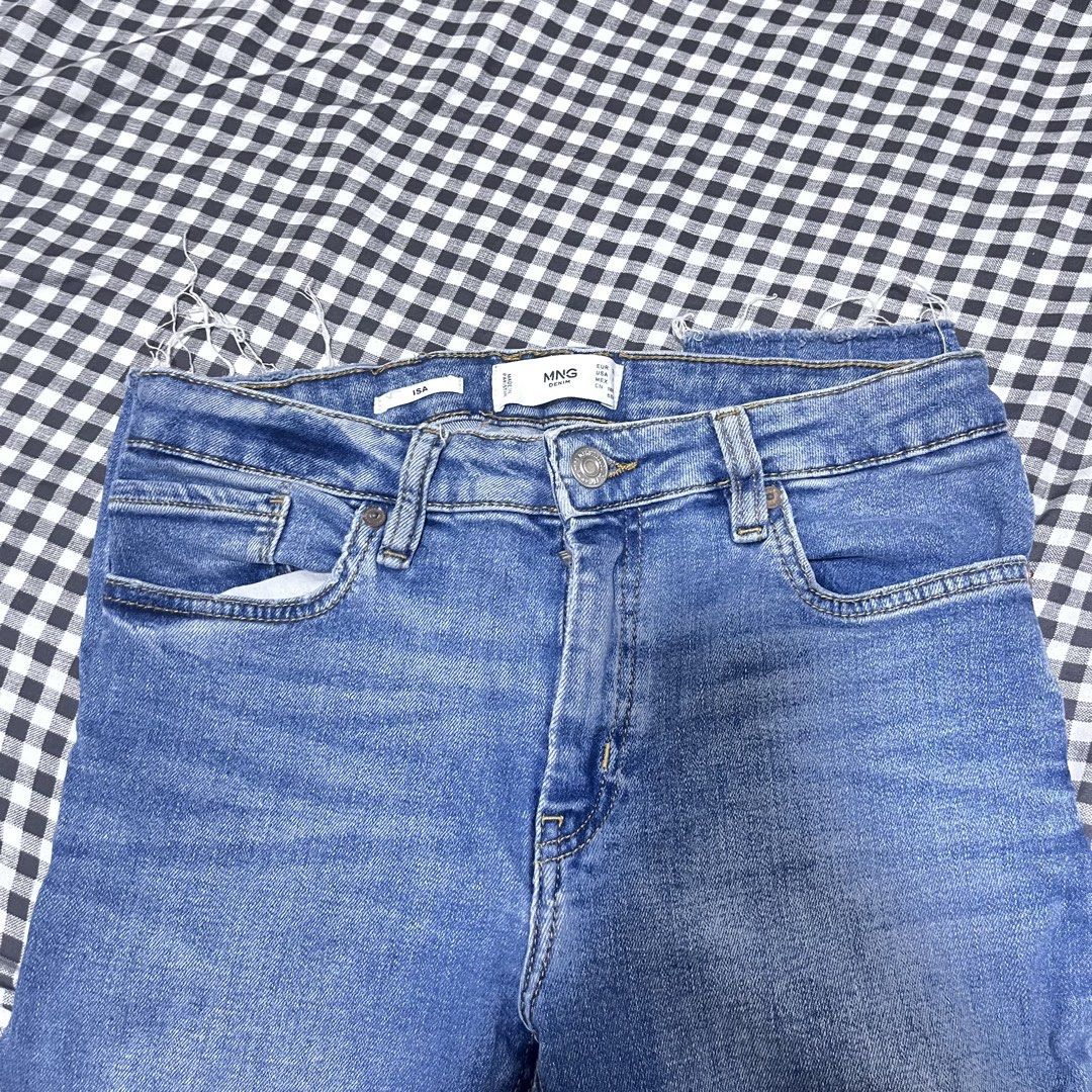 MNG Skinny Denim Jeans (Category: Jeans) located in Valenzuela. Submitted by 99jch (Listing ID 1435600508, Image 1). Description: - MNG blue denim jeans (ISA) - Classic five-pocket design - Button and zip closure - Raw hem detail - Size indicated on label - Perfect for everyday wear - Size 29-30 Dm me for more pics of item! 💞.