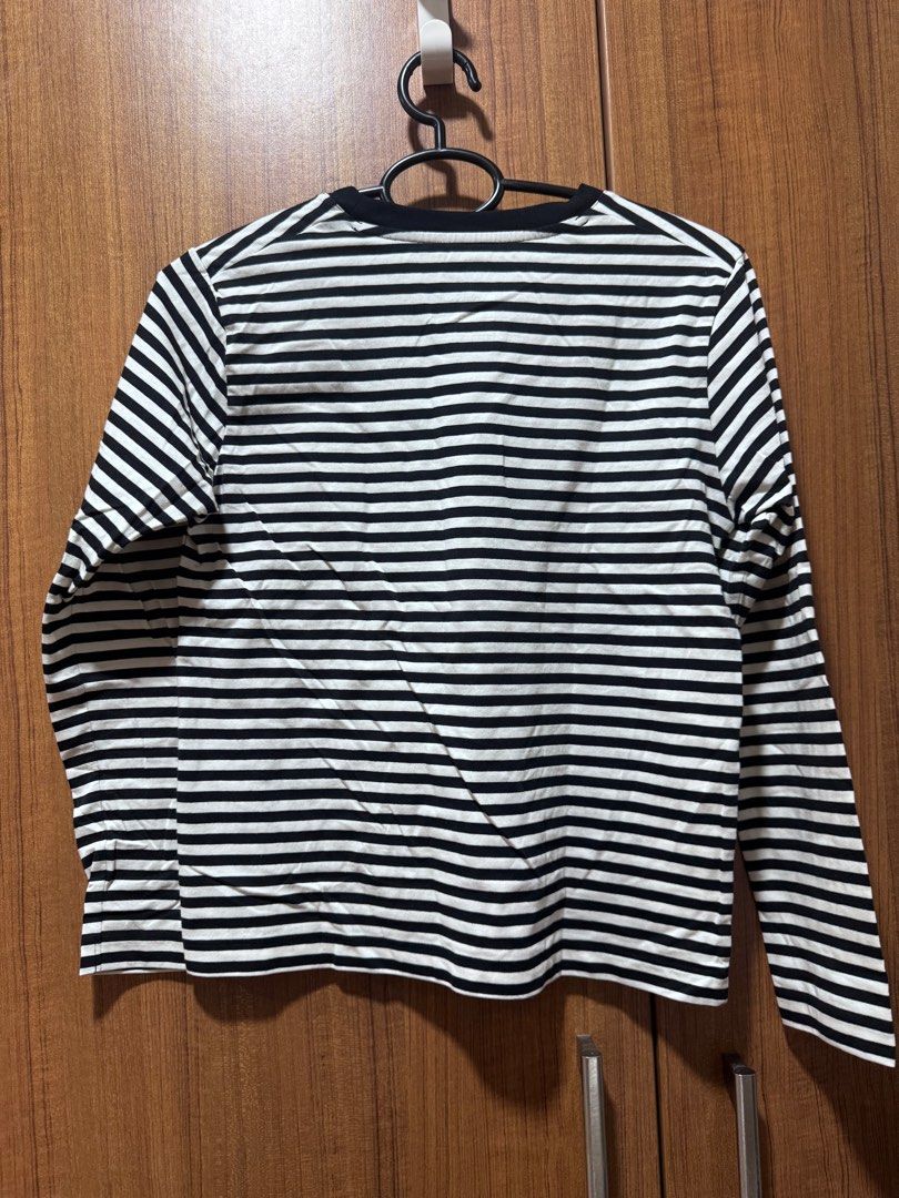 Muji stripped longsleeves (Category: Longsleeves) located in Cebu City. Submitted by dmscemd (Listing ID 1435628333, Image 2). Description: In very very good condition, no defects Used once Very comfy and soft.