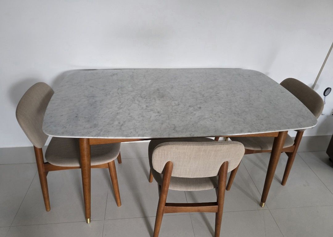 (Nego) Dining Table Set