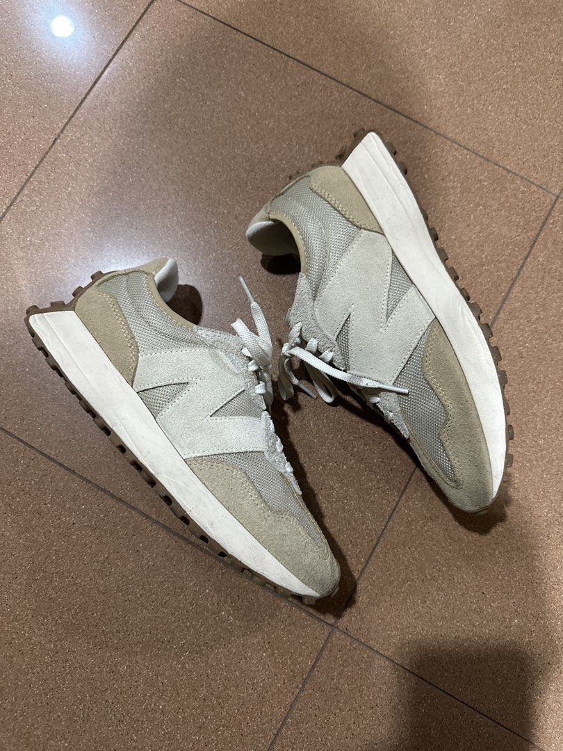 New Balance 327 Beige Sneakers (Category: Sneakers) located in Quezon City. Submitted by mellym00 (Listing ID 1435680283, Image 2). Description: - New Balance 327 Used a few times .