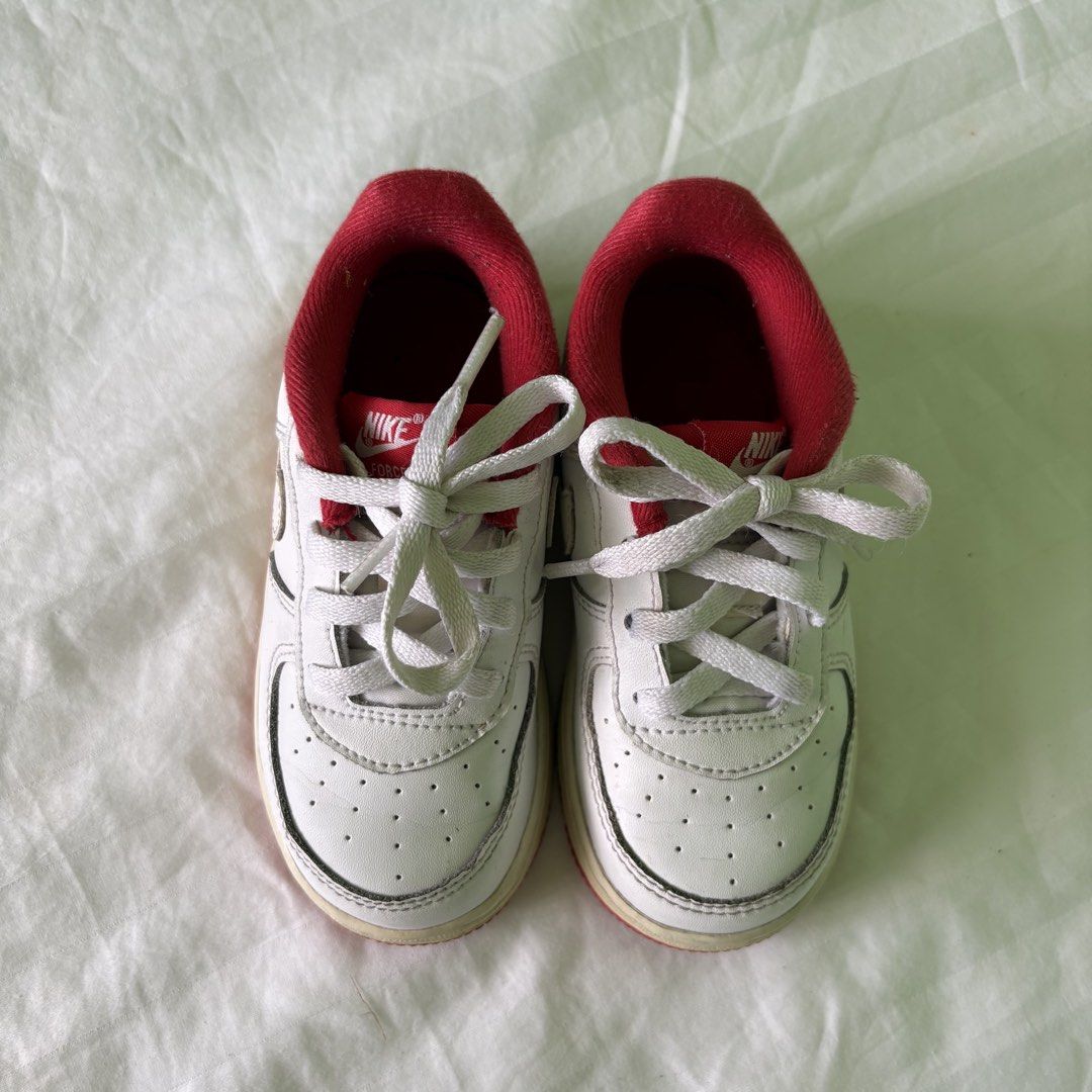 Nike Air Force 1 Toddler Sneakers (Category: Babies & Kids Fashion) located in Nabua. Submitted by fourpreloved_ (Listing ID 1435629024, Image 2). Description: Size: 8c (14cm).
