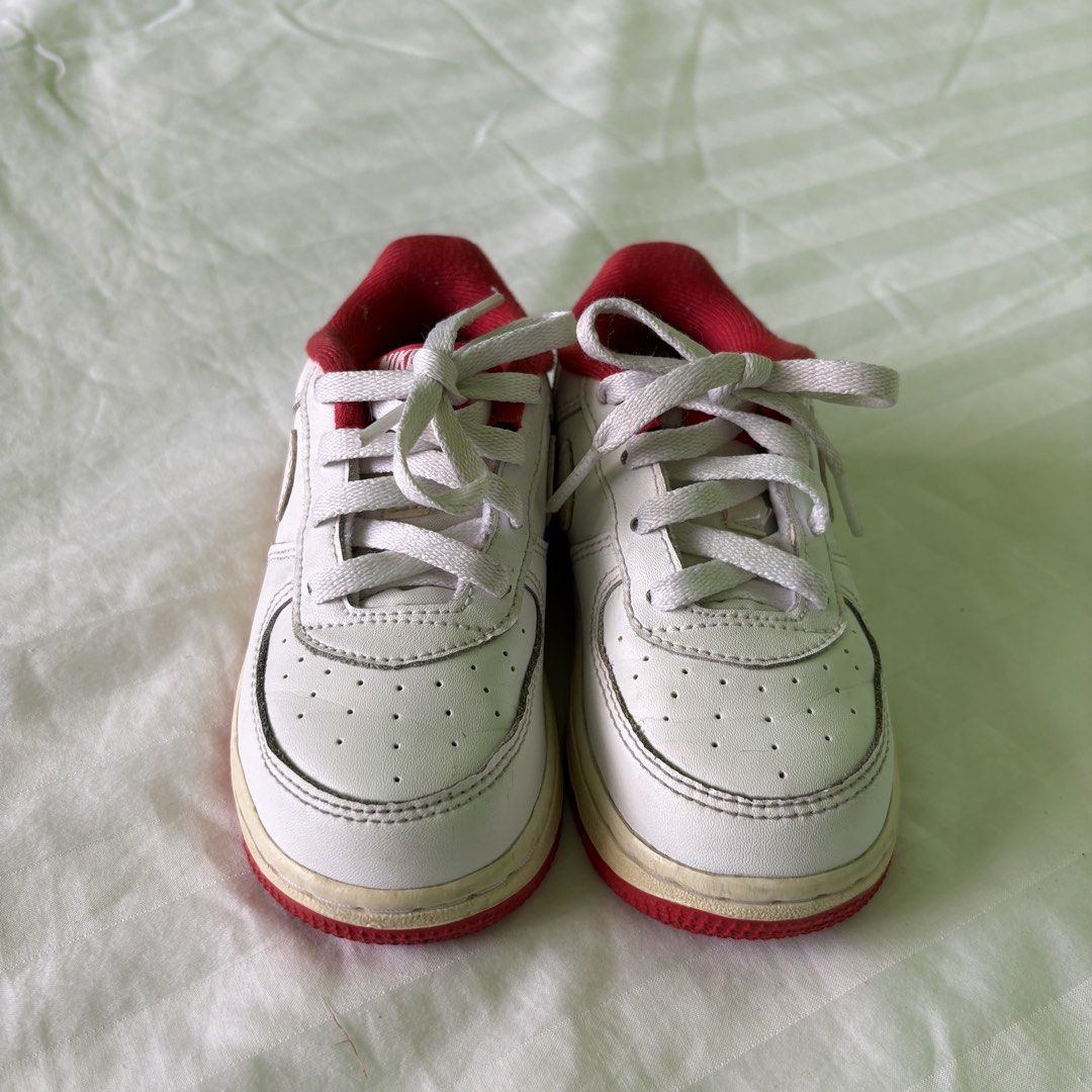 Nike Air Force 1 Toddler Sneakers (Category: Babies & Kids Fashion) located in Nabua. Submitted by fourpreloved_ (Listing ID 1435629024, Image 1). Description: Size: 8c (14cm).