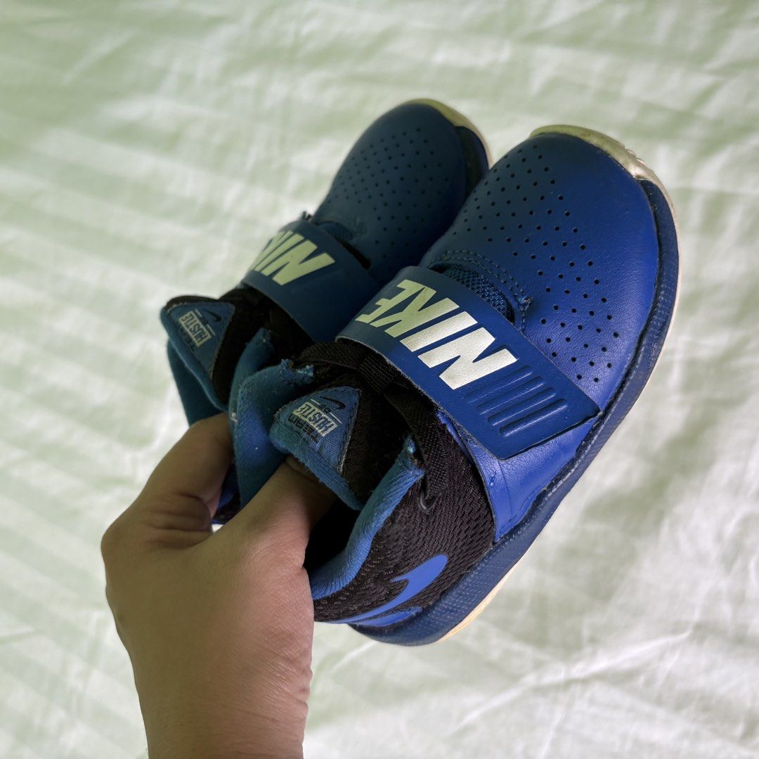 Nike Hustle D10 Toddler Shoes (Category: Babies & Kids Fashion) located in Nabua. Submitted by fourpreloved_ (Listing ID 1435628870, Image 1). Description: - Nike Hustle D10 toddler shoes. - Eye-catching blue color. - Comfortable and stylish design. - Perfect for everyday wear. - Suitable for both boys and girls. Size: 8c.