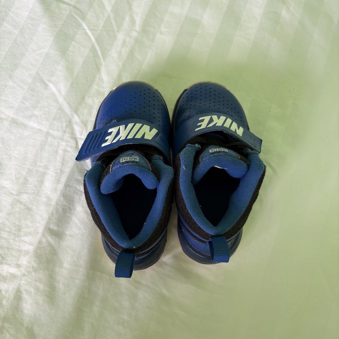 Nike Hustle D10 Toddler Shoes (Category: Babies & Kids Fashion) located in Nabua. Submitted by fourpreloved_ (Listing ID 1435628870, Image 3). Description: - Nike Hustle D10 toddler shoes. - Eye-catching blue color. - Comfortable and stylish design. - Perfect for everyday wear. - Suitable for both boys and girls. Size: 8c.