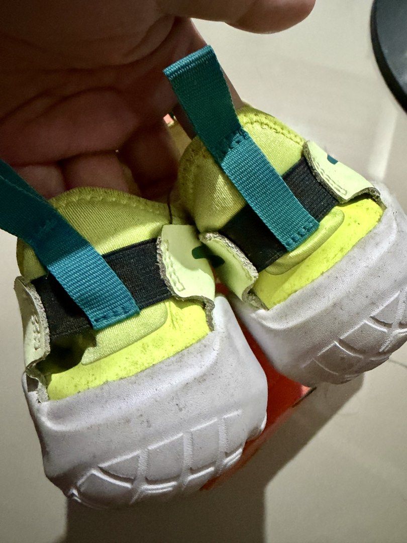 Nike shoes for kids (Category: Babies & Kids Fashion) located in Imus. Submitted by honisp (Listing ID 1435656776, Image 3). Description: Nike Kids’ Flex Runner 2 • 100% Authentic • Size: 21cm / 2Y / EUR 33.5 • Condition: Sole design still very good, only needs a wash RFS: Small already, got a new one..