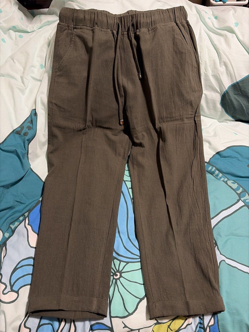 Patch Drawstring Pants - Size S (Category: Other Bottoms) located in Singapore. Submitted by hurleyxwurly (Listing ID 1435684696, Image 1). Description: - Brand: Patch - Condition: brand new - Style: olive green drawstring pants, 3/4 - Features: Elastic waistband, relaxed fit - Perfect for casual wear .