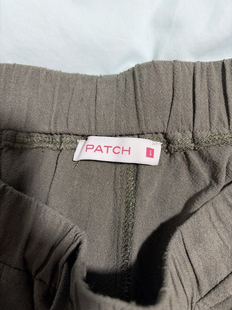 Patch Drawstring Pants - Size S (Category: Other Bottoms) located in Singapore. Submitted by hurleyxwurly (Listing ID 1435684696, Image 3). Description: - Brand: Patch - Condition: brand new - Style: olive green drawstring pants, 3/4 - Features: Elastic waistband, relaxed fit - Perfect for casual wear .