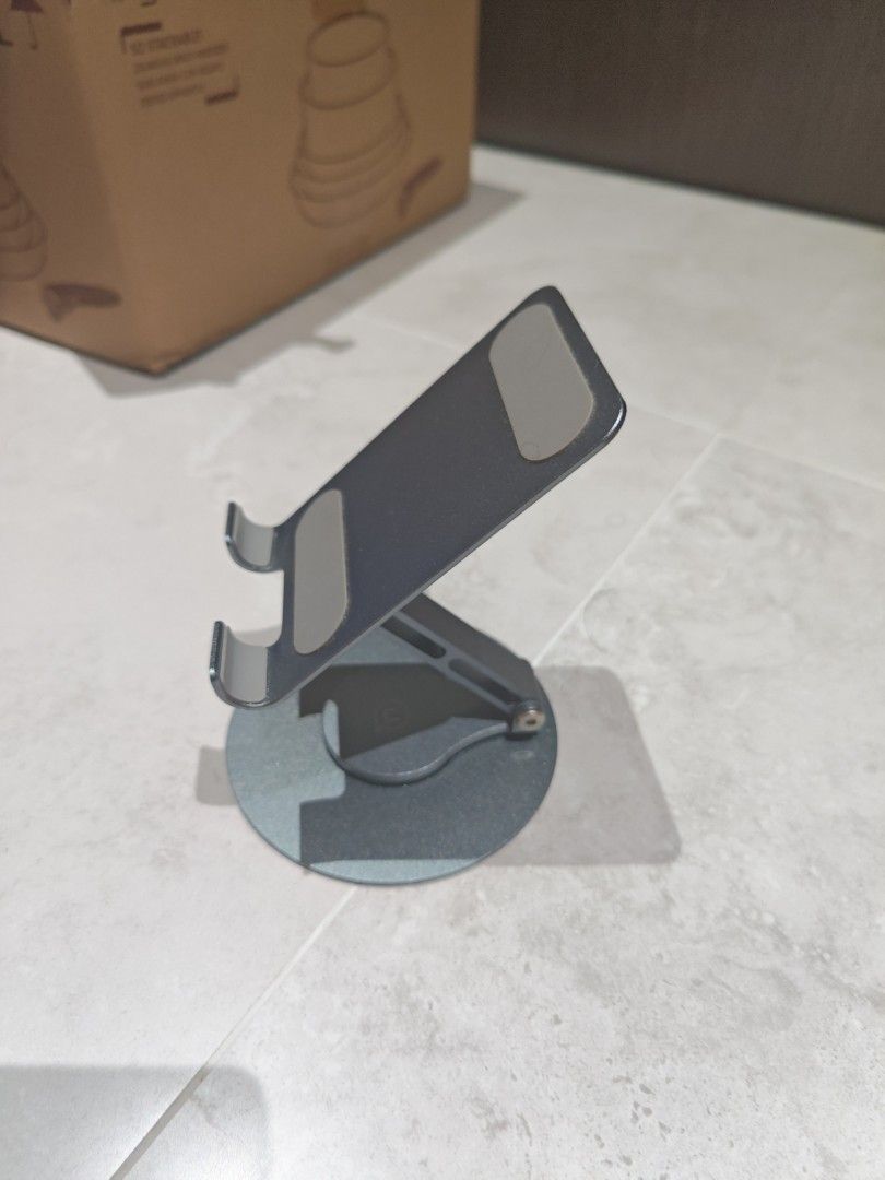 Phone stand443229243515883520