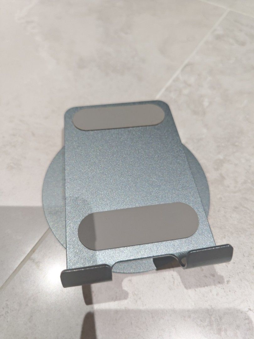 Phone stand443229243515883521
