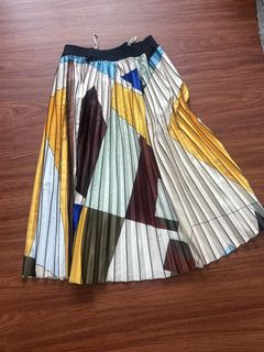 （分類：）位於 。 由 JuliaM_Closet 提交（商品編號 1435524675，圖片 1）。簡介： 。