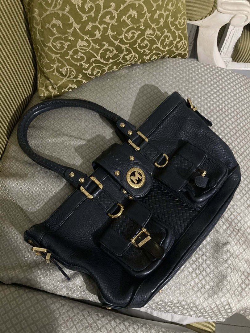 PRELOVED BAGS FORSALE (Category: Luxury Bags & Wallets) located in Calauan. Submitted by dressedviidelancy (Listing ID 1435608746, Image 2). Description: PRELOVED BAGS - ONCE USED 2 METRO CITY AUTHENTIC- 1500 each others are also branded 800 below price is negotiable .